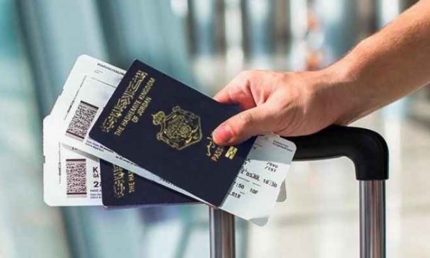 استئناف تجديد الجوازات في المطار