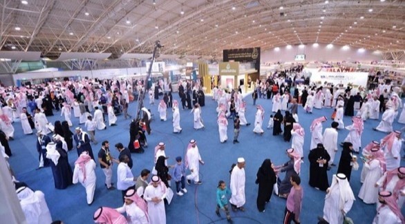 معرض الرياض الدولي للكتاب يجذب عشاق