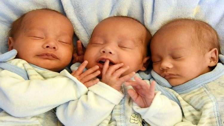 أميركية تلد 6 أطفال في دقائق