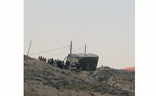 إصابة 6 سياح وأردني بتدهور حافلة