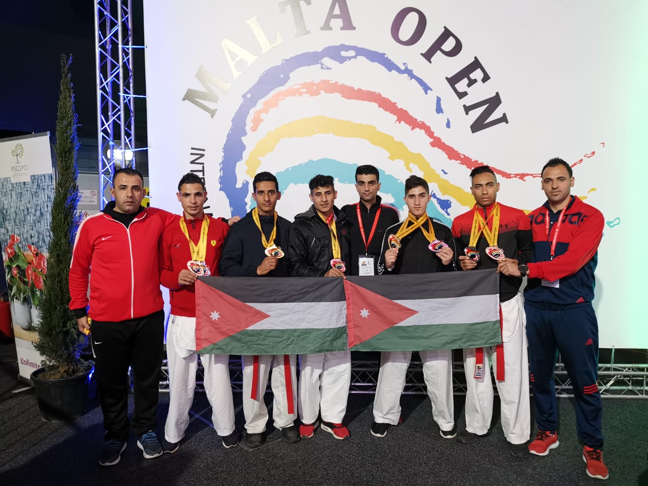 الدفاع المدني يحصد (6) ميداليات ملونة