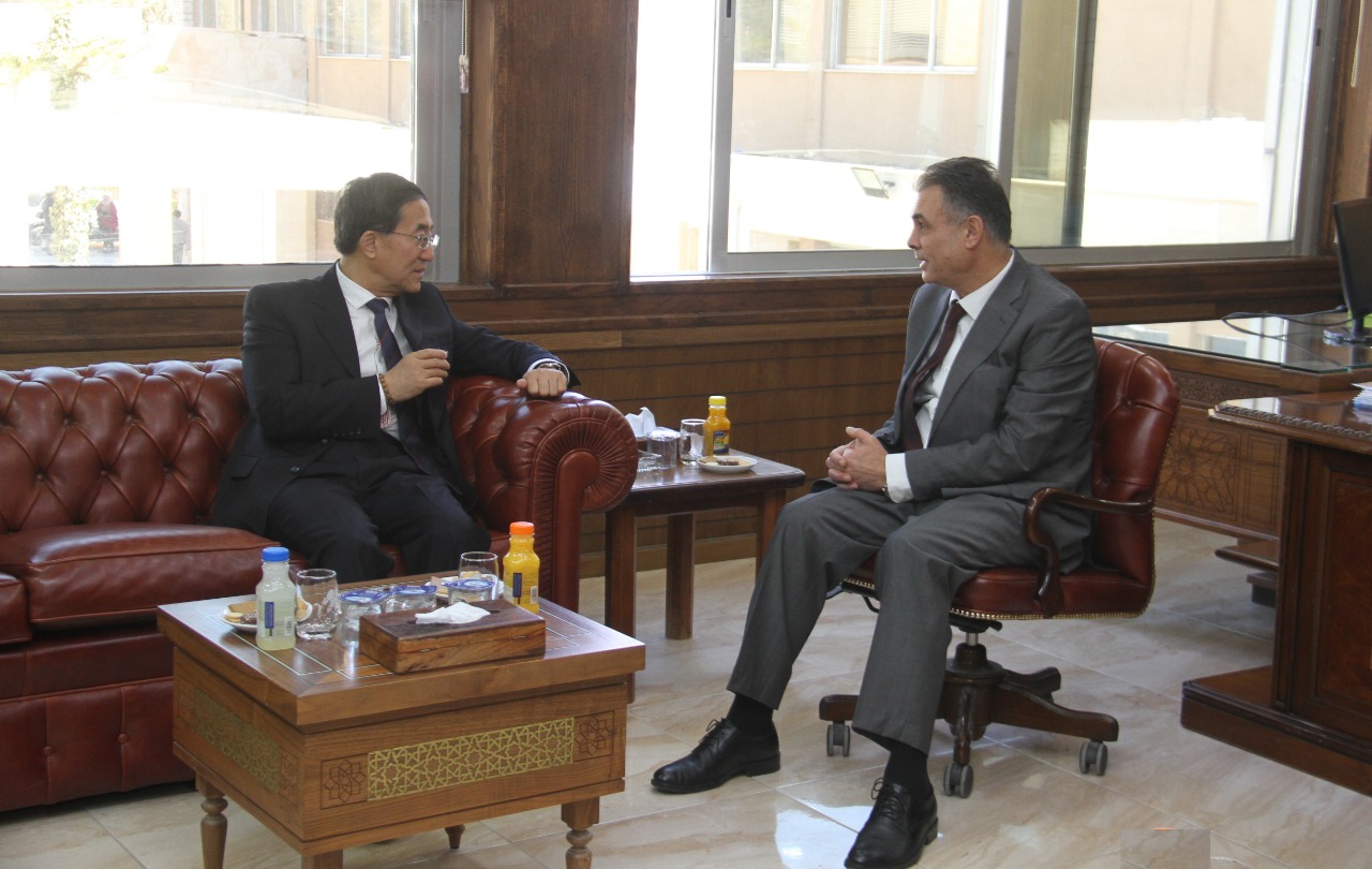 السفير الصيني يزور جامعة البلقاء التطبيقية