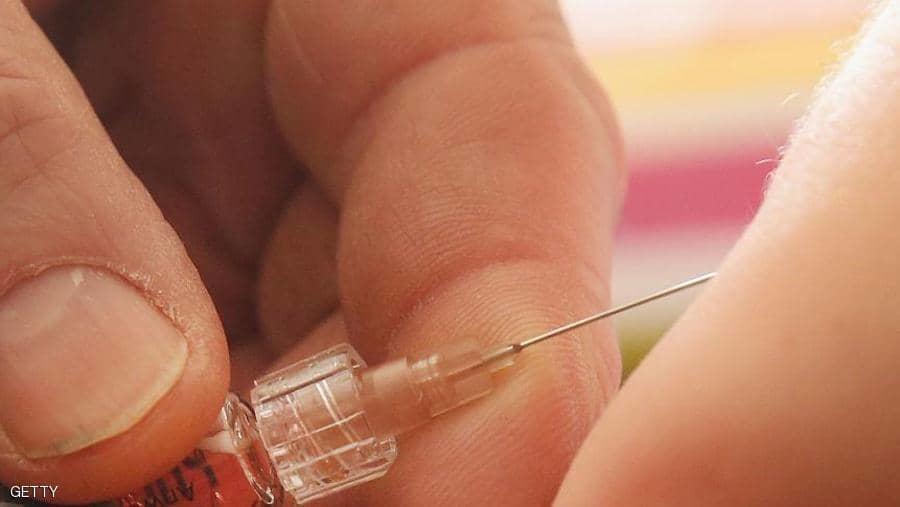 حقنت نفسها بعصير.. فكادت أن تفقد