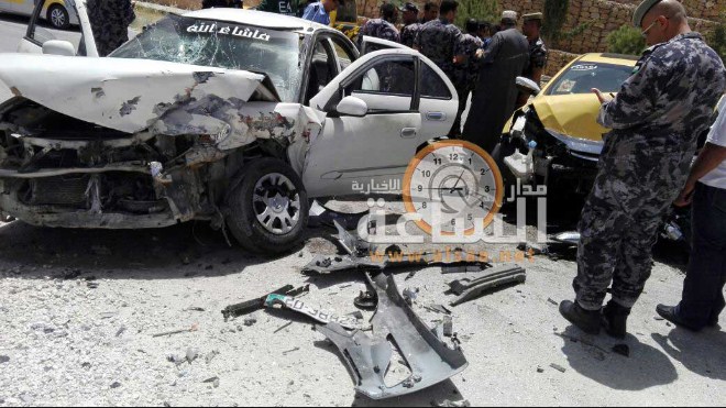 إصابتان بتصادم 5 مركبات امام جمارك