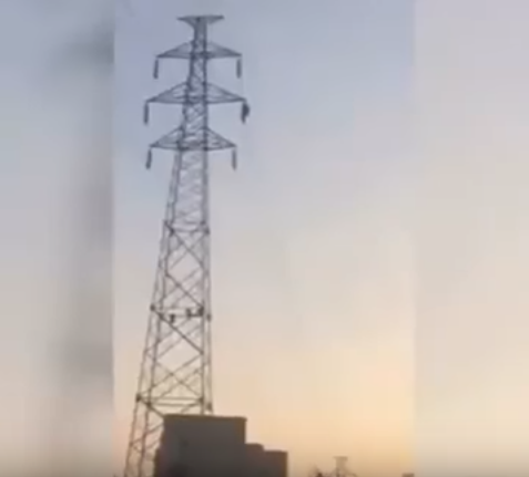 فيديو: مراهق ينجو من صعقة كهربائية