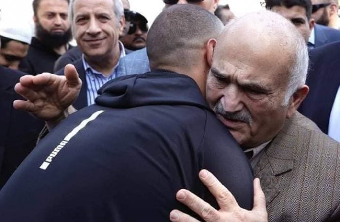 مندوبا عن الملك، الأمير الحسن يتفقد