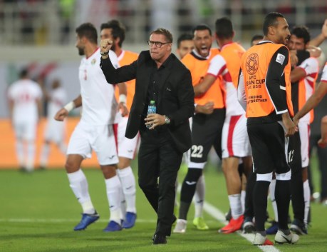 فيتال يبدي غضبه من أداء النشامى