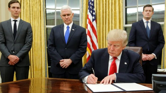 ترمب يوقع أمرا تنفيذيا جديدا بشأن