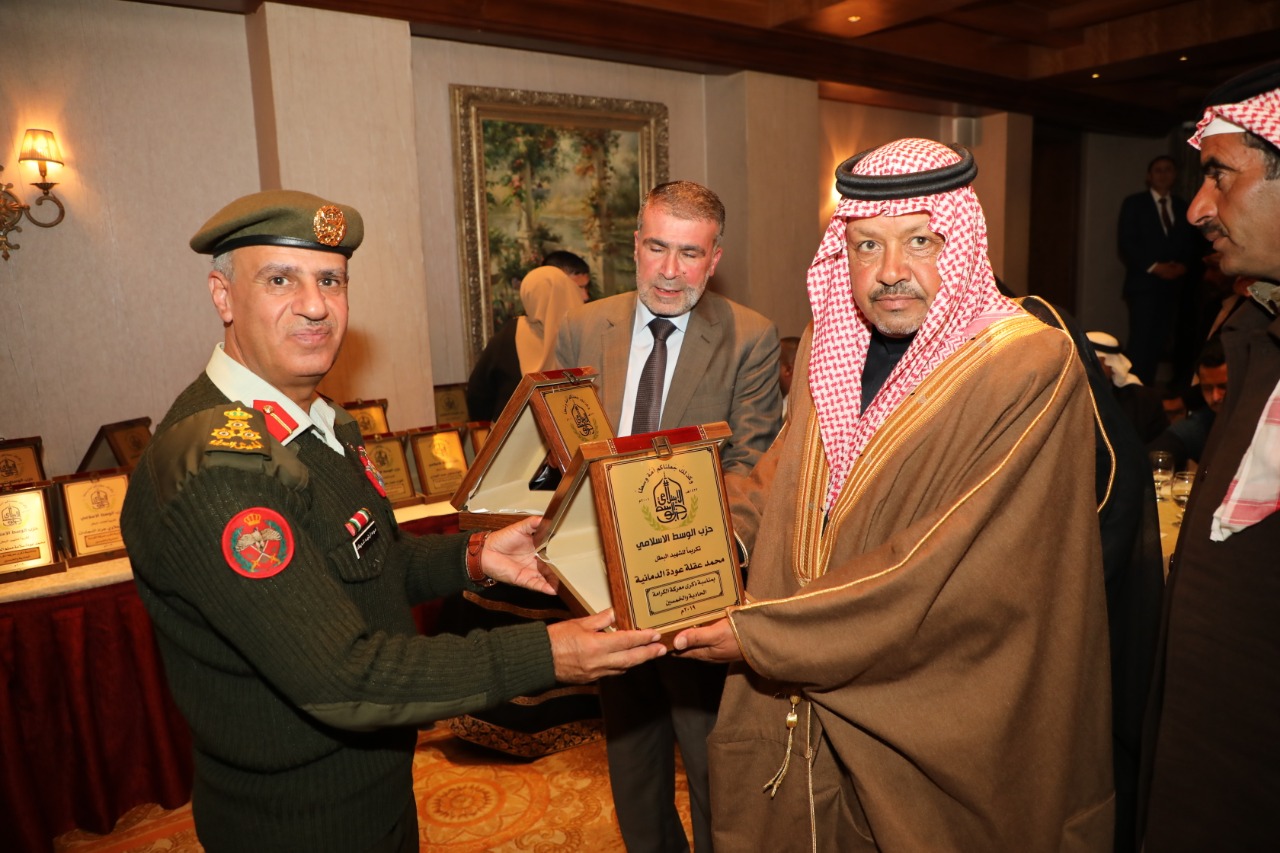 «الوسط الاسلامي» يحتفل بـ «الكرامة» (صور)