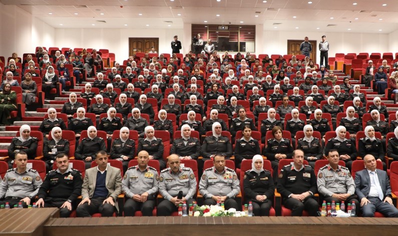 الحواتمة يكرم الأمهات في قوات الدرك