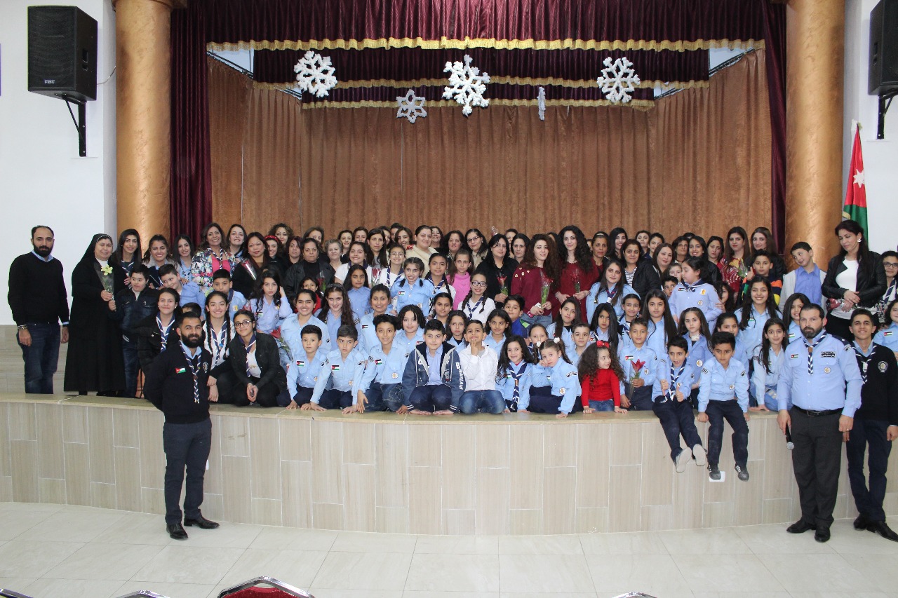 مجموعة كشافة ومرشدات اللاتين الشمالي تحتفل