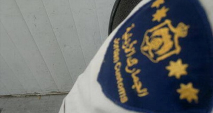 اصابة وكيل جمارك بعيارات نارية اثناء