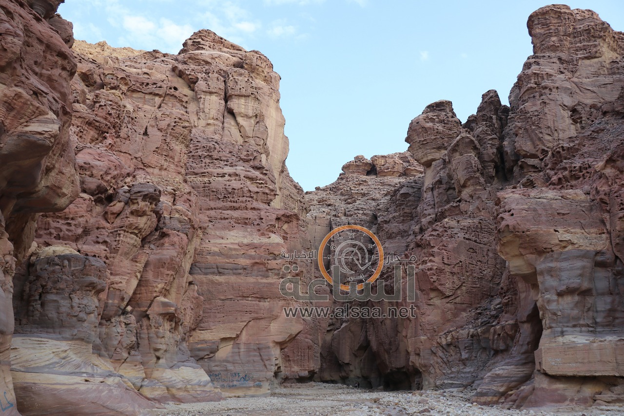 وادي النميرة والصخرة المعلقة (صور)