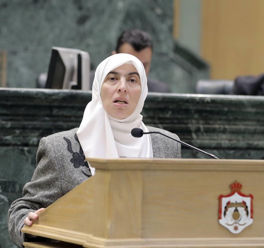 النائب ديمة طهبوب: الرزاز لم يلتزم