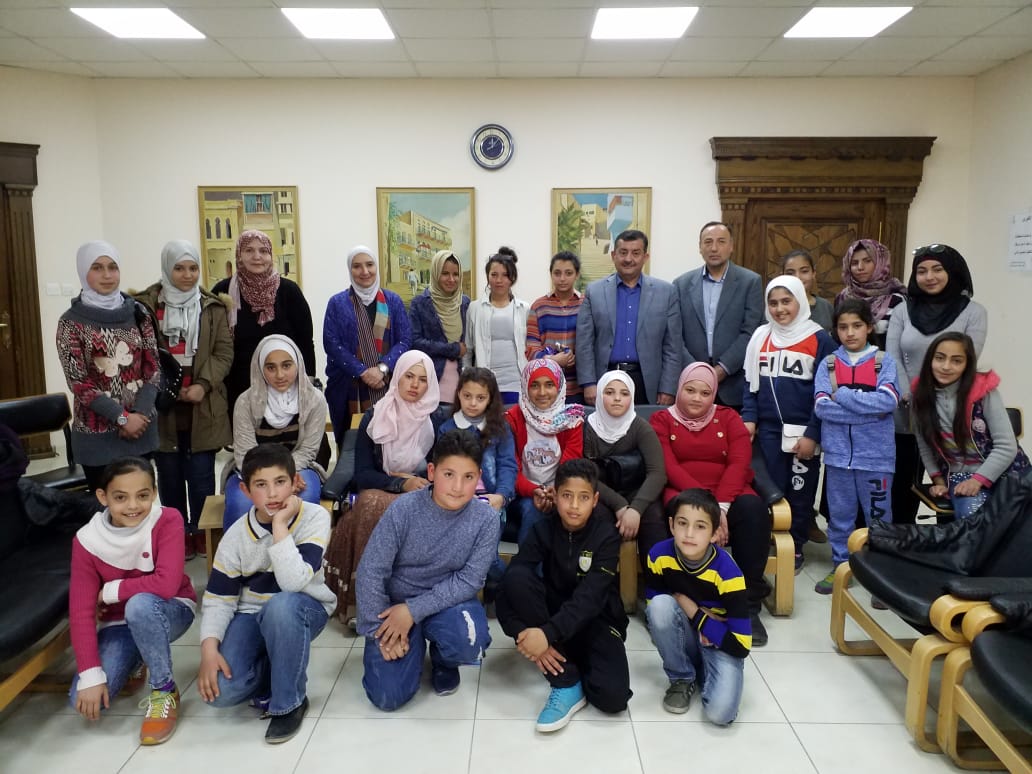 منتدى الطفل العربي يزور بلدية السلط