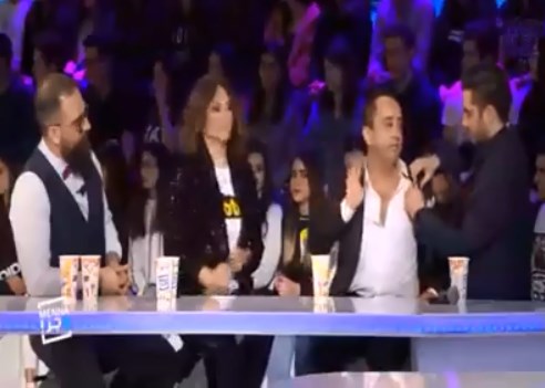 بالفيديو.. خلاف بين فنان سوري وإعلامي