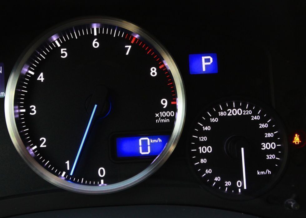 محدد للسرعة في السيارات الأوروبية بدءا