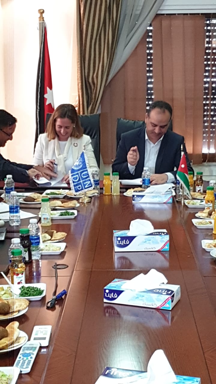 البيئة توقع اتفاقية تعزيز انتاجية الصوف