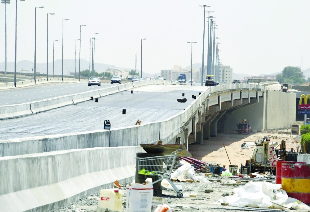 غلق جسر الملك عبد الله في