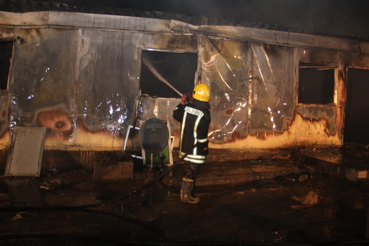 حريق (24) غرفة سكنية لاحد مصانع