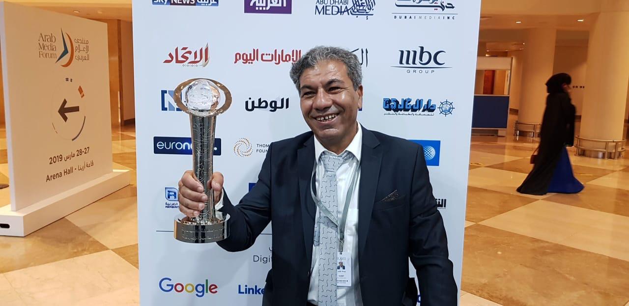 الصحفي الأردني أبولوز يفوز في جائزة