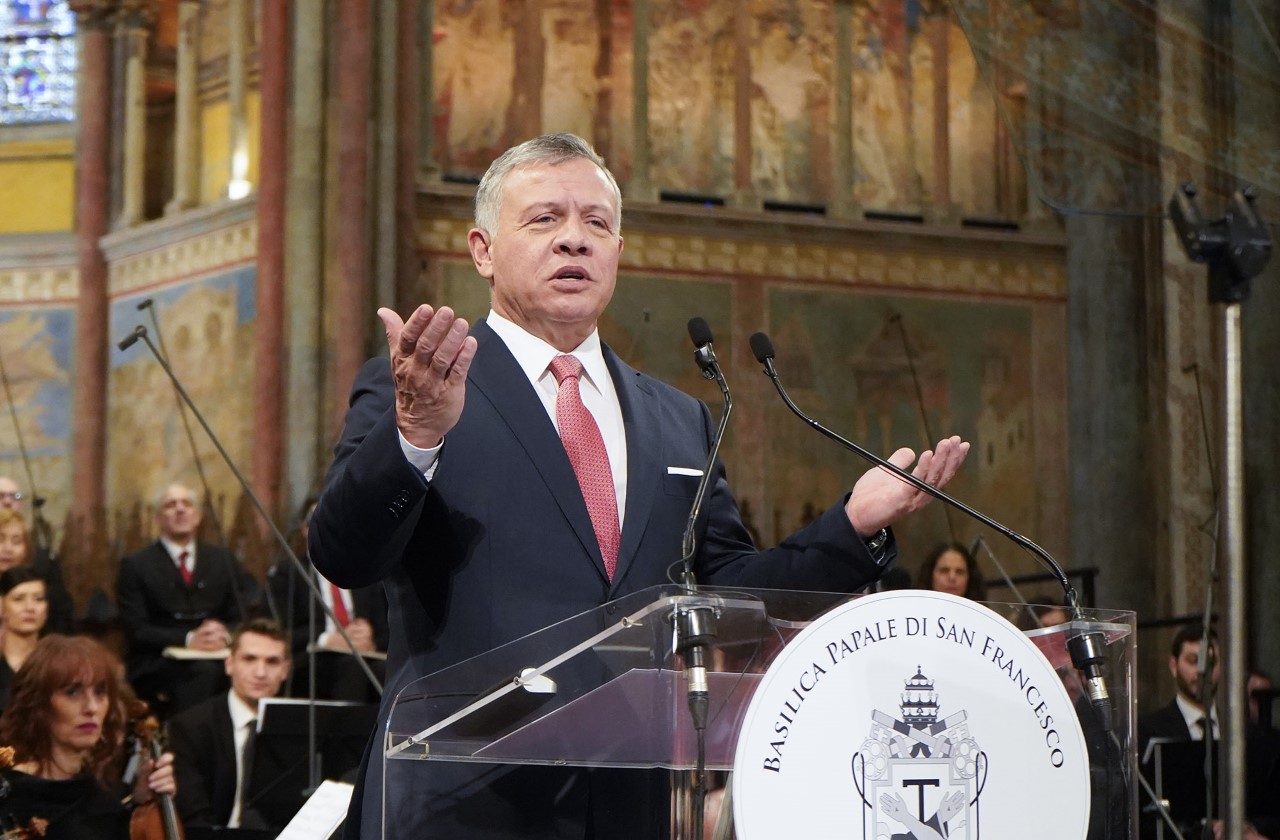 «ملك الشرق» في اسيزي.. كان المشهد