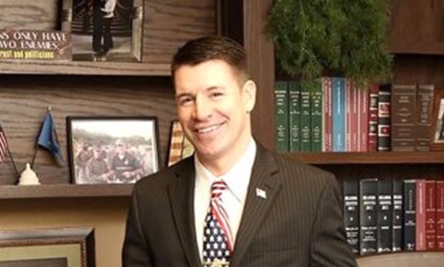 نائب أمريكي يسأل طلابا مسلمين هل