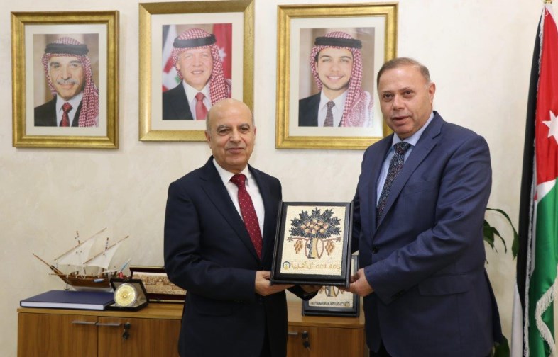 «عمان العربية» تكرم الأستاذ الدكتور أحمد