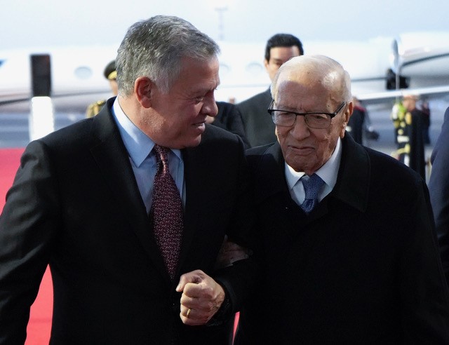 الملك يصل تونس (فيديو وصور)