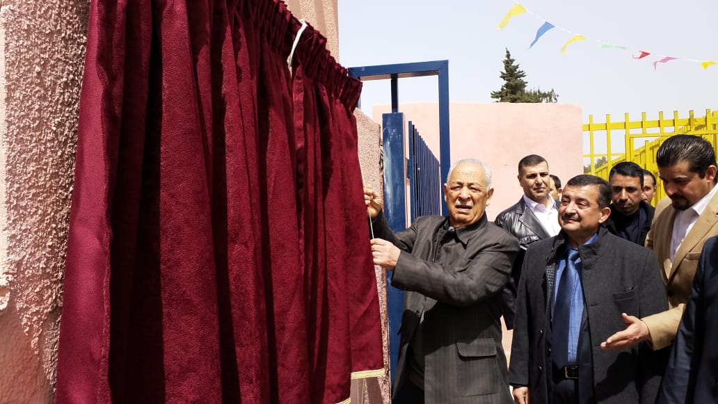 العيسوي يفتتح مسبح السلط الأولمبي