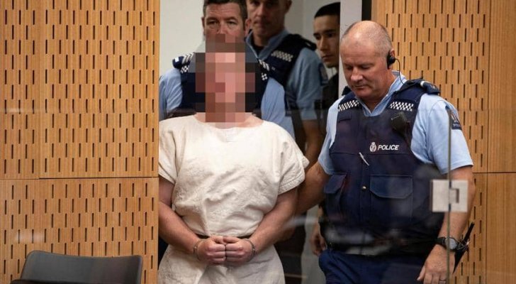 سفاح المسجدين يشتكي قلة المزايا في