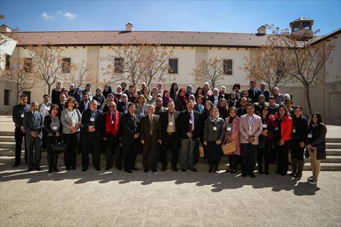 مختصون يدعون الى استخدام القراءة لعلاج