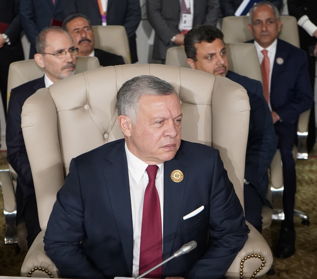 الملك يلتقي نائب رئيس مجلس الوزراء