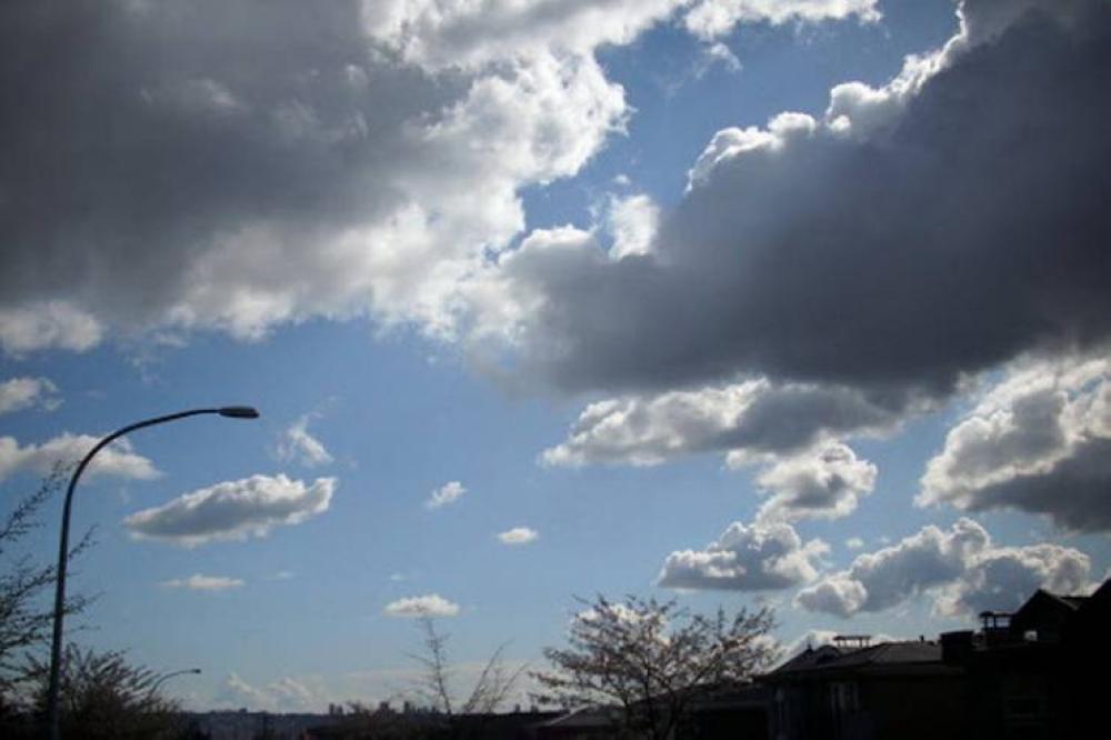 اجواء بادرة وأمطار غزيرة اليوم