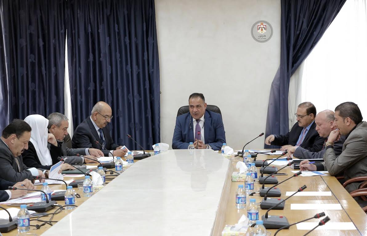 تربية والنواب والتعليم العالي يبحثان خطط