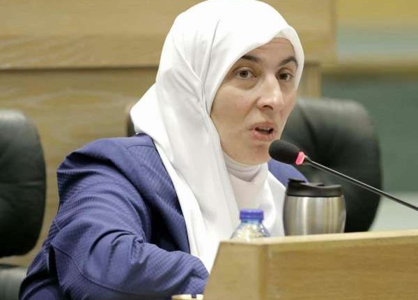 النائب ديمة طهبوب تسأل الرزاز عن