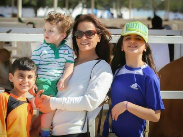 صور: ابنتي أعطتني بلوك.. والدة حلا