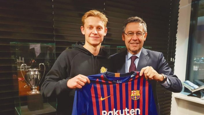 دي يونج: رفضت عرضا مغريا من