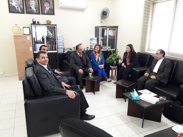 وفد من جامعة يو سي ديفيس