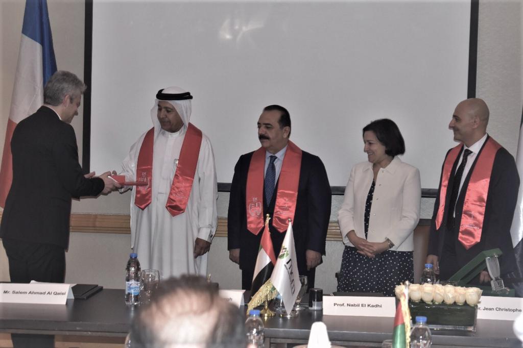 كلية مينا للادارة توقع مذكرة تفاهم