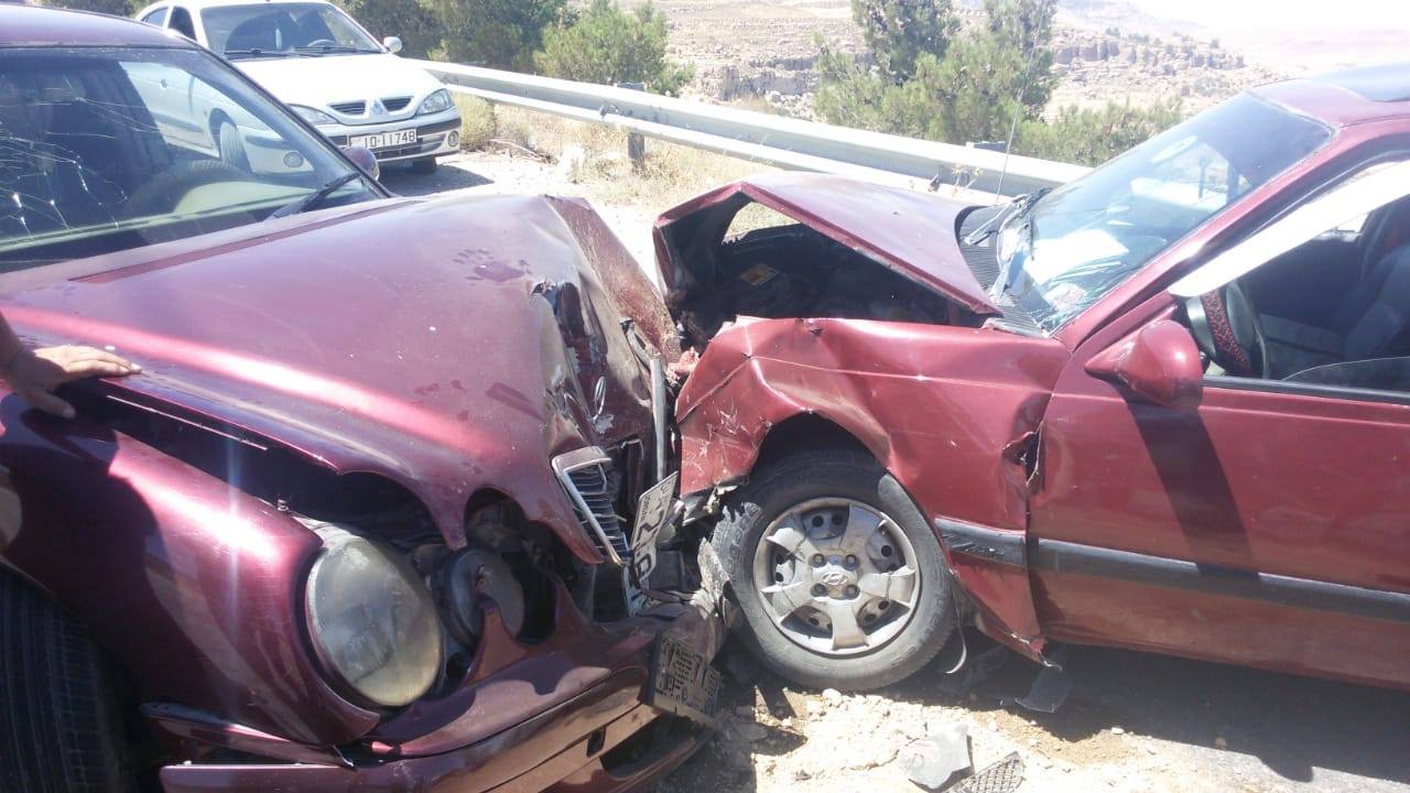 3 إصابات بتصادم 6 مركبات قرب