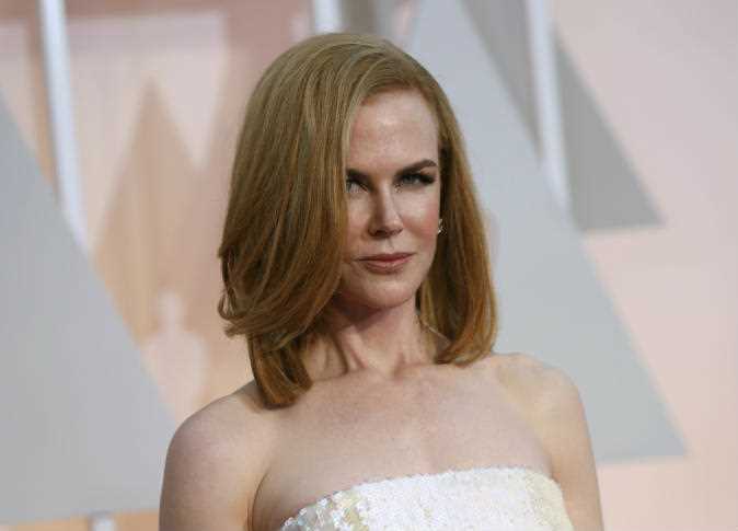 بالصور : نيكول كيدمان تظهر بإطلالة