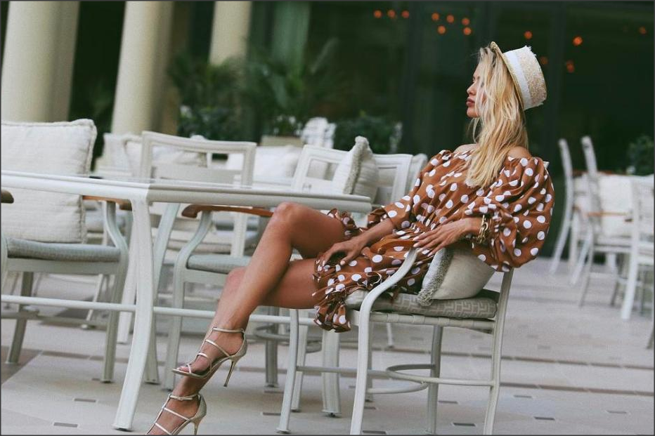 عارضة أزياء أم جاسوسة؟