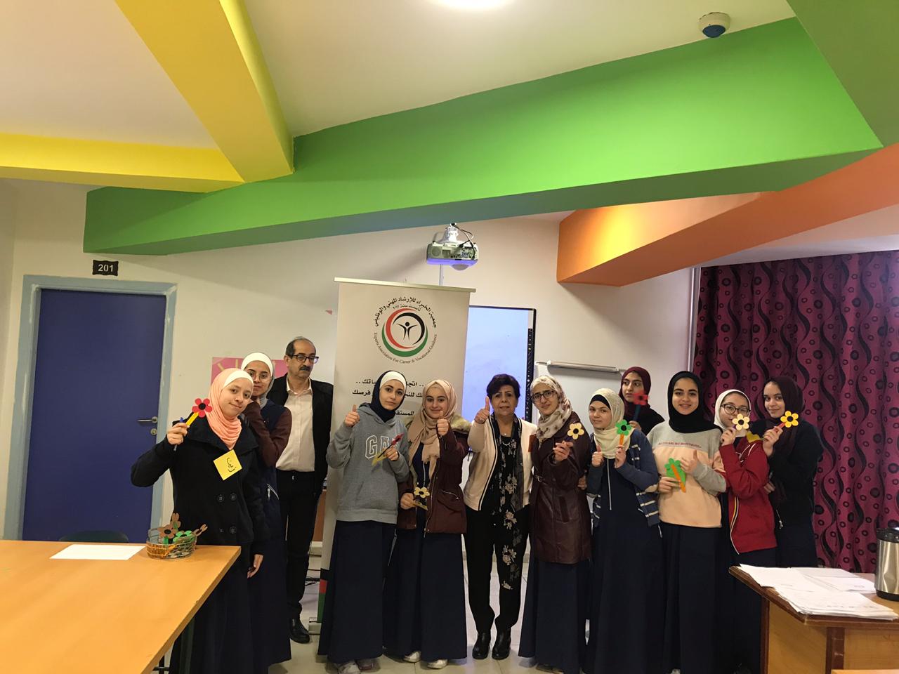 ورشة تدريبية لطالبات مدارس أكاديمية ليمار