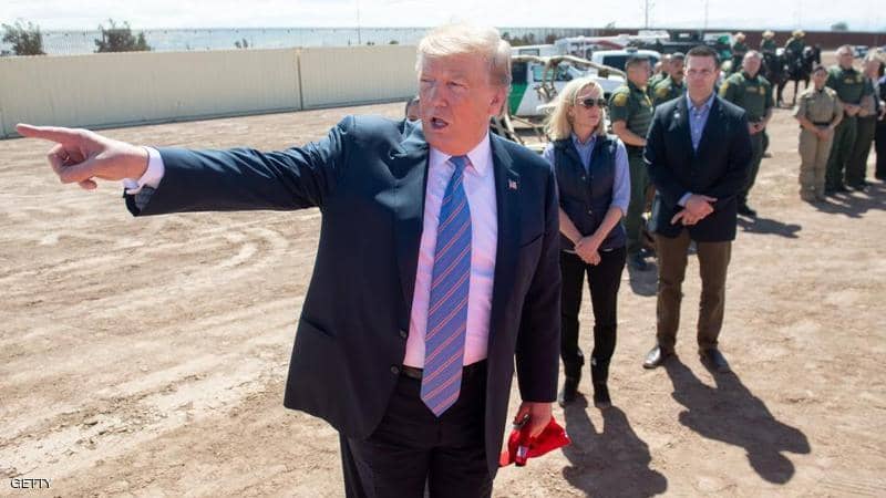 ترامب من حدود المكسيك.. و«رسالة قاسية»