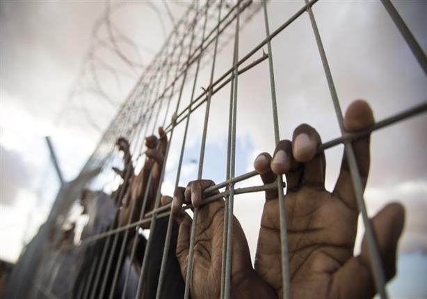 الأسرى الفلسطينيون في سجون الاحتلال يبدأون