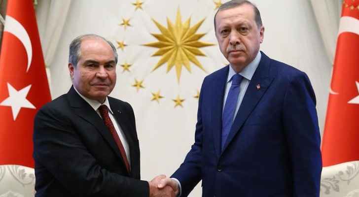 بعيدا عن الصحافة.. .