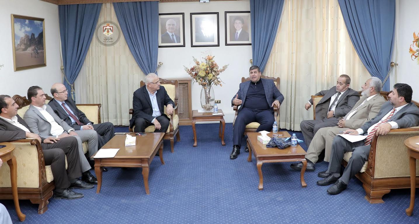 (فلسطين النيابية) تبحث و(القدس الخيرية) رسوم