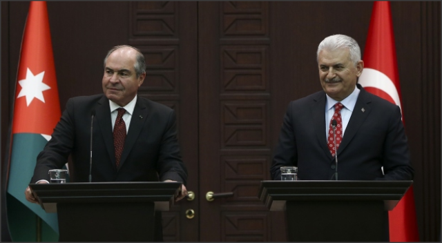 الملقي يتلعثم في تركيا (فيديو)