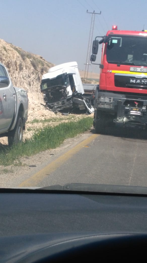 وفاتان و 4 إصابات بتصادم على